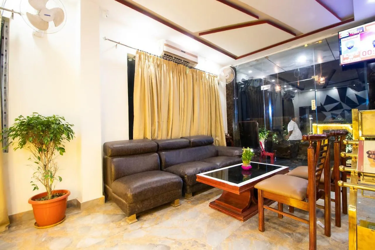 Oyo 48380 Hotel Satkar Varanasi